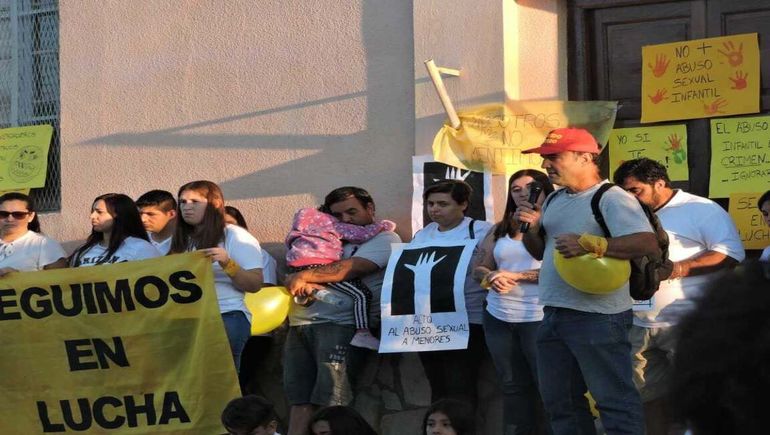 El juego del lobo feroz: aberrantes detalles de abusos en un colegio