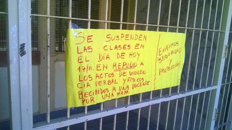 El cartel había sido colocado el jueves. Esta mañana no había ninguna notificación.