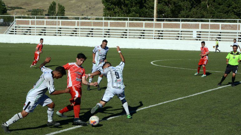 Maronese arrancó perdiendo pero reaccionó a tiempo y lo dio vuelta.