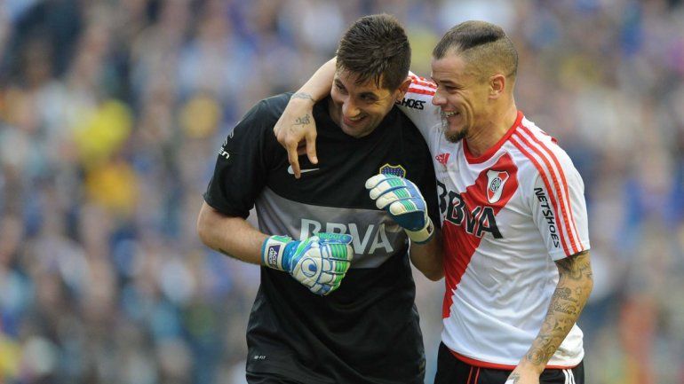 El partido dio para las bromas. Se sabe que Orión y DAlessandro tienen buena onda. Y ayer anduvieron a pura risa en pleno partido