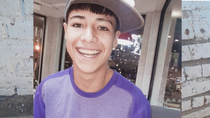 Francisco Peuchot tenía 16 años y su mamá denunció que había tenido que abandonar la secundaria por el temor a las agresiones y amenazas de parte de la familia del menor imputado por su asesinato. Francisco Peuchot tenía 16 años y su mamá denunció que había tenido que abandonar la secundaria por el temor a las agresiones y amenazas de parte de la familia del menor imputado por su asesinato.