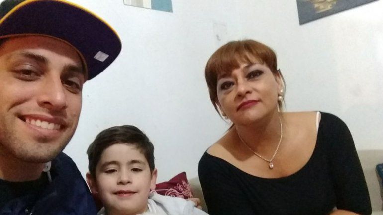Sosa junto a su hijo Bautista y su madre Norma