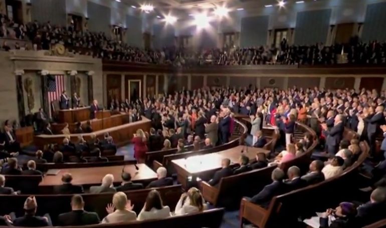 La exposición récord de Donald Trump tuvo una duración total de una hora y 47 minutos. La exposición récord de Donald Trump tuvo una duración total de una hora y 47 minutos.