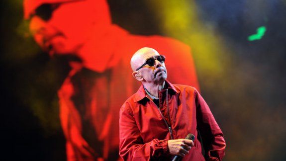 Quieren dar la primicia y tiran cualquier cosa, dijo el cantante
