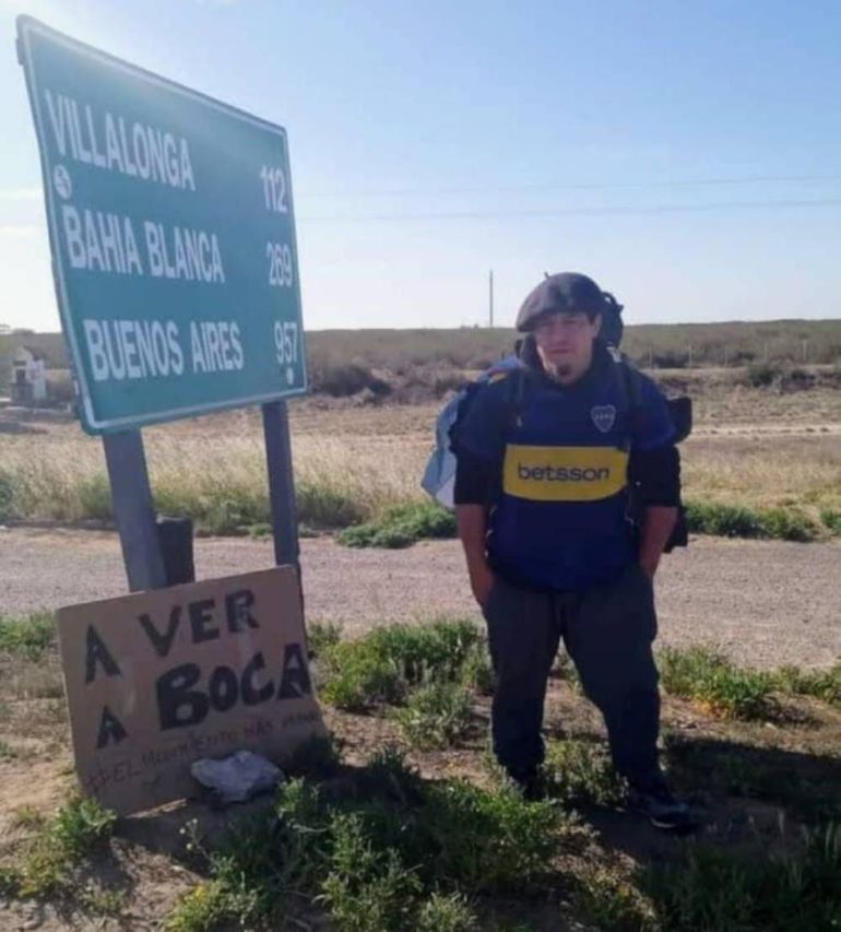 Emanuel en pleno viaje a dedo a Río. Ya llegó a destino.