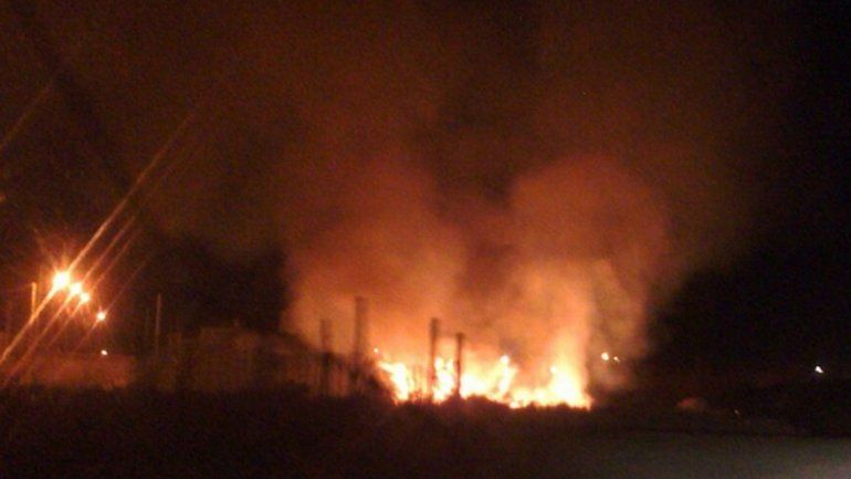 Preocupación en Centenario: los bomberos apagaron dos incendios intencionales en pastizales