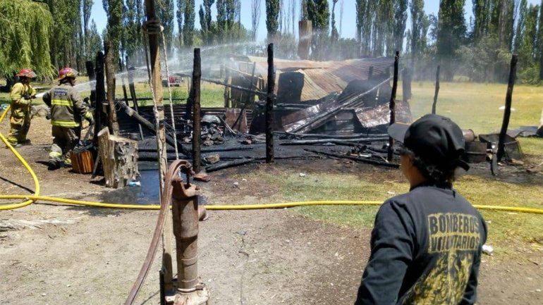 Incendiaron un galpón en una chacra y arboleda en el Paseo de la Costa