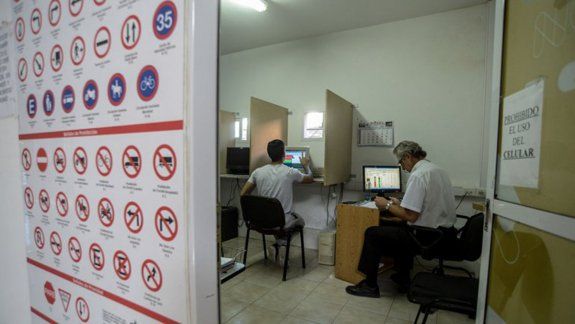 Delincuentes se llevaron una impresora de licencias de conducir