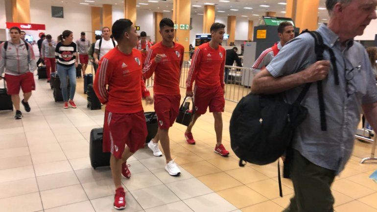 El vuelo de River debía despegar a las 14:30.