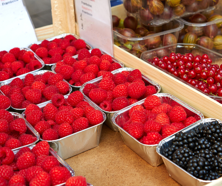 Las frutas llegan directamente de las manos de 12 familias emprendedoras de Plottier y Senillosa. Las frutas llegan directamente de las manos de 12 familias emprendedoras de Plottier y Senillosa.