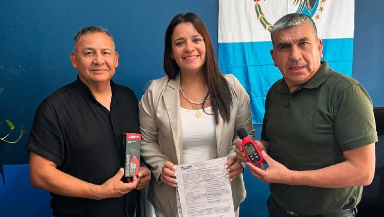 La concejal por Comunidad, Lucía Matas, de la Comisión de Transporte del concejo Deliberante de Centenario, dio detalles sobre el proyecto de las apps. La concejal por Comunidad, Lucía Matas, de la Comisión de Transporte del concejo Deliberante de Centenario, dio detalles sobre el proyecto de las apps.