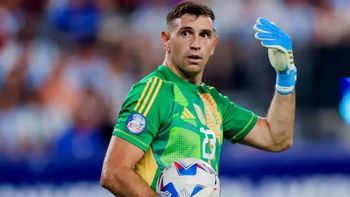 una figura mundial cuestiono al dibu martinez por sus bailes para atajar penales: no me gusta la soberbia una figura mundial cuestiono al dibu martinez por sus bailes para atajar penales: no me gusta la soberbia