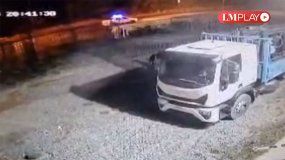 Llamativo video: ¿Liberaron la zona para cometer un robo?