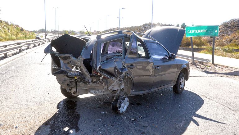 Fuerte choque entre dos autos causó demoras en Ruta 7