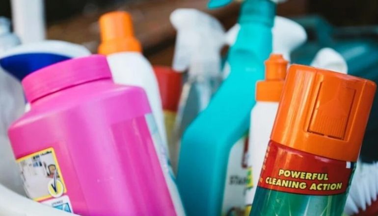La ANMAT prohibió distintos productos importados tras detectar irregularidades sanitarias y falta de registros oficiales.