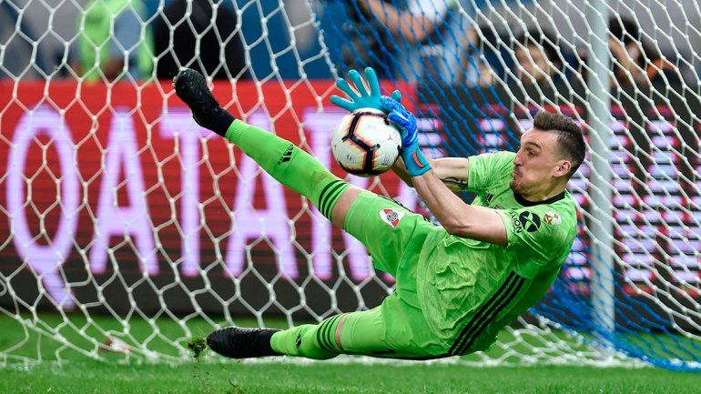 Armani se lució y River pasó a cuartos desde los 12 pasos en el Mineirao