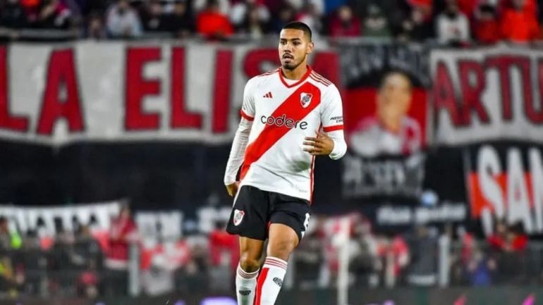 Martínez en medio de la polémica de River Martínez en medio de la polémica de River