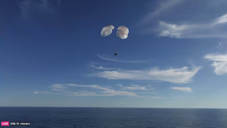 La nave bautizada Freedom trae a los astronautas varados de vuelta a la Tierra. Foto: NASA vía AP