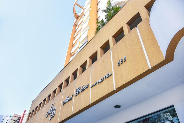 El Mont Blanc Apart Hotel, donde murió Anna Polly El Mont Blanc Apart Hotel, donde murió Anna Polly