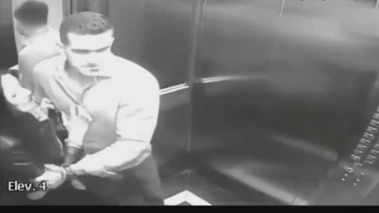 Quedó filmado instantes antes de matar a su mujer