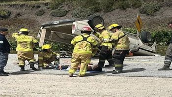 Al menos cuatro personas resultaron heridas. Al menos cuatro personas resultaron heridas.