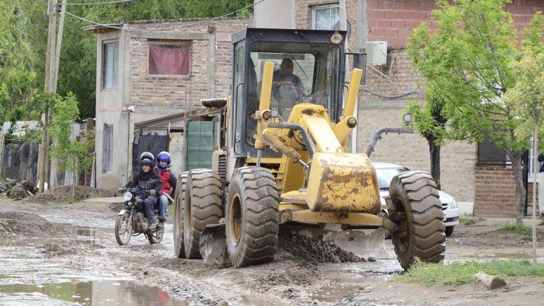 La Municipalidad comenzó a reparar las calles de tierra