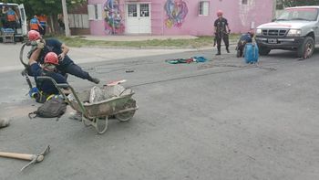 Los dos operarios de La Pampa murieron por intoxicación en un pozo del sistema cloacal de Santa Rosa. Los dos operarios de La Pampa murieron por intoxicación en un pozo del sistema cloacal de Santa Rosa.