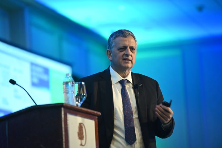 Horacio Marín detalló la estrategia de YPF para atenuar la suba del Brent.