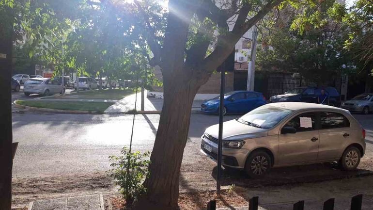 Estacionó mal y tapó la rampa para discapacitados de un centro terapéutico