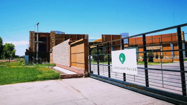 Marcelo Bocardo y sus empresas enfrentan embargos preventivos por incumplimiento en entrega de mosto concentrado. Marcelo Bocardo y sus empresas enfrentan embargos preventivos por incumplimiento en entrega de mosto concentrado.