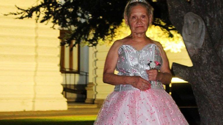 A los 79 años, le cumplieron el sueño de su fiesta de 15