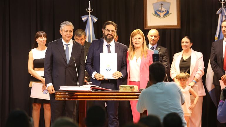 El gobernador Rolando Figueroa, el ministro de Salud, Martín Regueiro, y la vicegobernadora Gloria Ruiz. El gobernador Rolando Figueroa, el ministro de Salud, Martín Regueiro, y la vicegobernadora Gloria Ruiz.