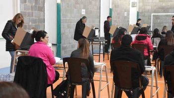 El cambio más visible de estas elecciones 2025 será que no habrá cuarto oscuro El cambio más visible de estas elecciones 2025 será que no habrá cuarto oscuro