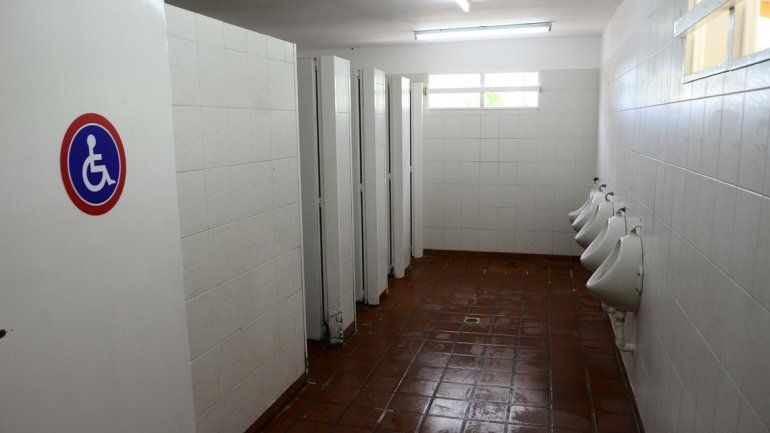 Se habilitaron los nuevos baños públicos en el río Grande