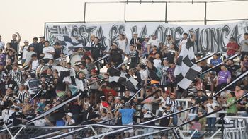 La nueva barra de Cipolletti se autodenomina Los Innombrables. La nueva barra de Cipolletti se autodenomina Los Innombrables.