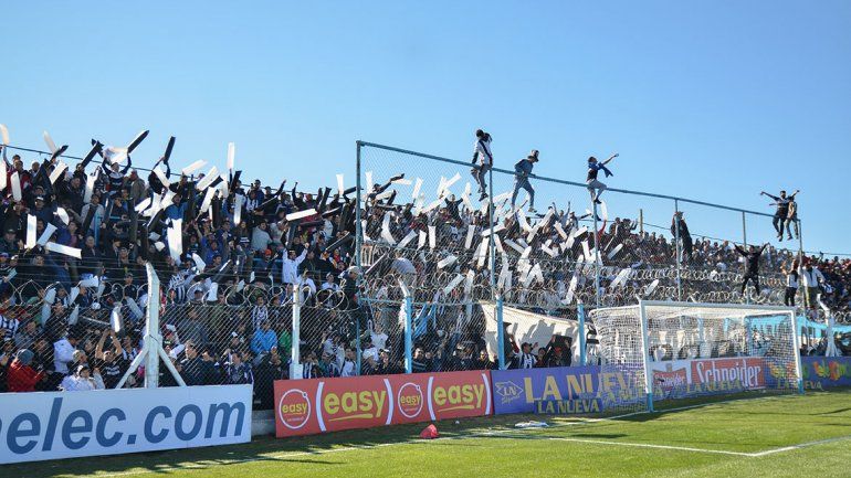 Los violentos episodios protagonizados en el Coloso trajeron consecuencias para algunos hinchas de Cipolletti.