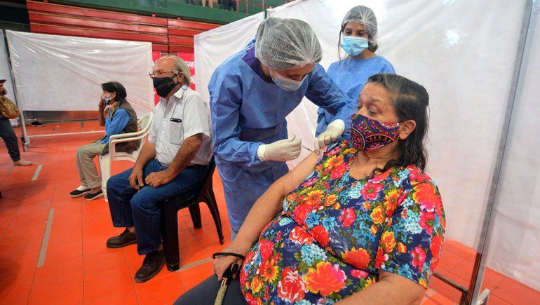 Ya vacunaron al 30 por ciento de la población objetivo de Neuquén