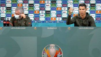 cristiano hizo un gesto y coca perdio 4.000 millones de dolares: ¿por que? cristiano hizo un gesto y coca perdio 4.000 millones de dolares: ¿por que?