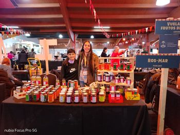 Madre e hija en Tienda de Sabores, en el espacio Duam de Neuquén. Foto: gentileza