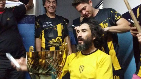 Tatuajes, cortes de pelo (como Lineares tras ganar la Copa Neuquén) y rezos a los santos. Nada está de más cuando se afronta una instancia deportiva tan importante como la de mañana.&nbsp;