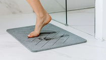 Adiós a las alfombras de baño tradicionales: la nueva tendencia que crece día a día Adiós a las alfombras de baño tradicionales: la nueva tendencia que crece día a día