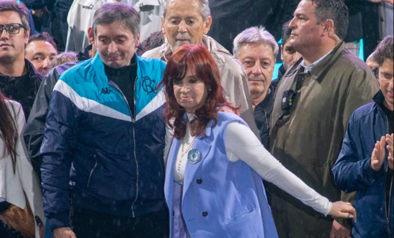 Cristina y Máximo Kirchner afrontan el juicio que analizará presuntas maniobras de lavado de dinero.