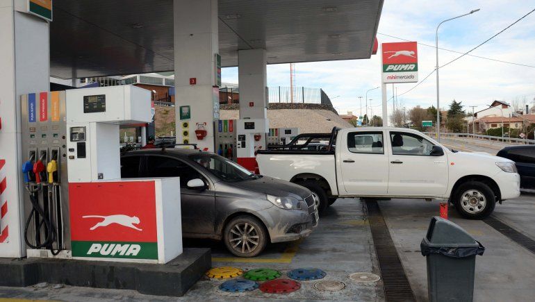 Ladrón robó la recaudación de estación de servicio y la moto de un playero