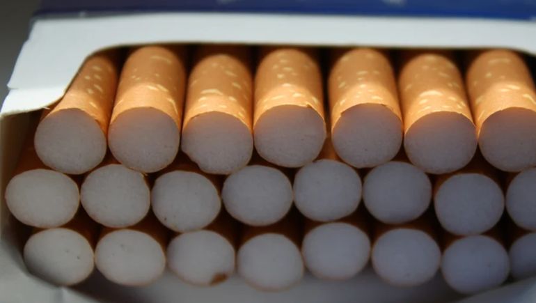 Cada cigarrillo cuesta 20 minutos de vida. Cada cigarrillo cuesta 20 minutos de vida.