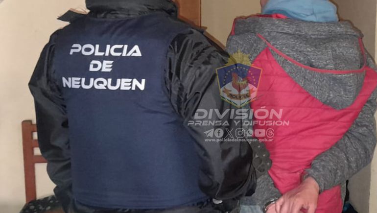El hombre que se encontraba en la casa donde se encontraban los perros fue notificado del inicio de una causa por maltrato animal. El hombre que se encontraba en la casa donde se encontraban los perros fue notificado del inicio de una causa por maltrato animal.