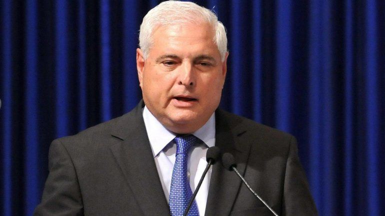 Sobre Martinelli pesan varias acusaciones. Por ahora viene zafando.