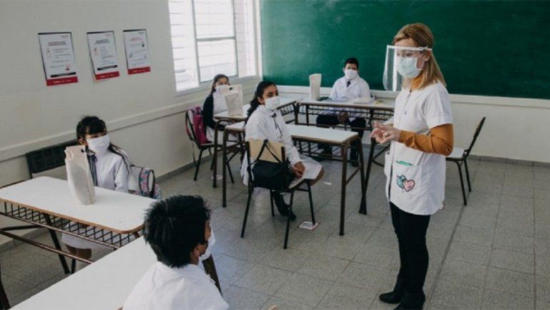 Padres piden que sea voluntario el uso de barbijo en las escuelas