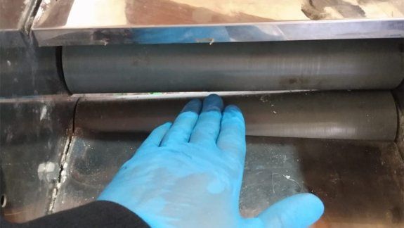 Nene quedó atrapado en una máquina y se salvó de milagro