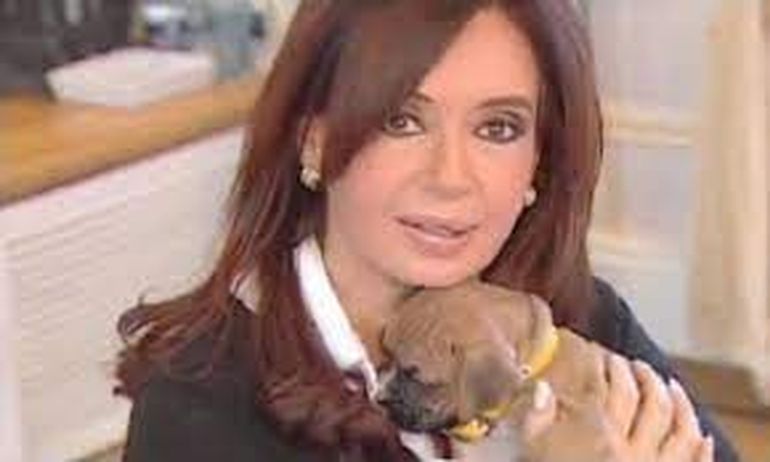 Video inédito: CFK con sus perritos en Olivos cuando todavía vivía Néstor