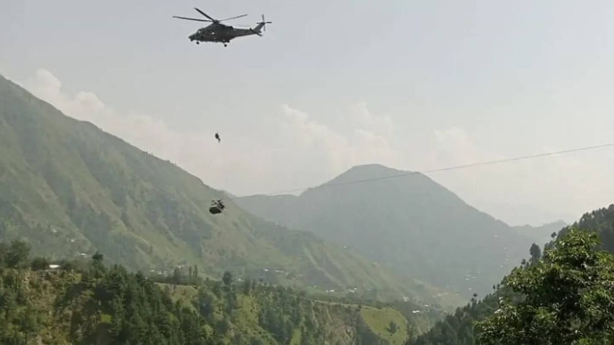 Video: rescataron a los chicos atrapados en un teleférico a 300 metros